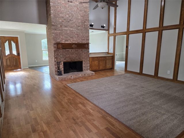 8706 Chelsworth Drive, Houston, TX 77083