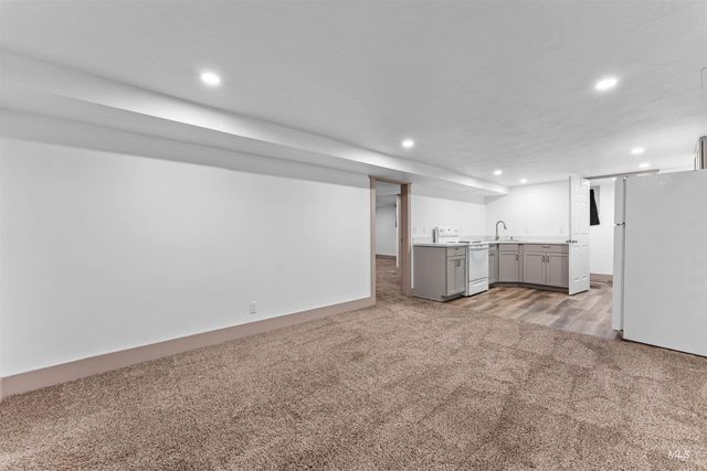 140 Blaine Ave., Nampa, ID 83651