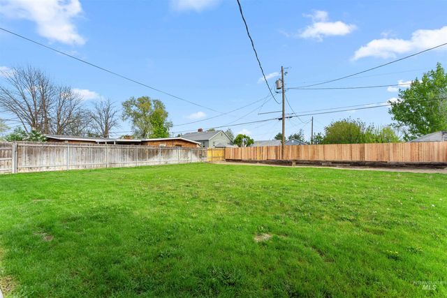 140 Blaine Ave., Nampa, ID 83651