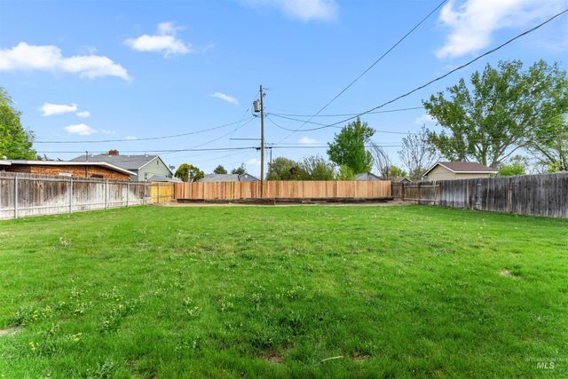 140 Blaine Ave., Nampa, ID 83651