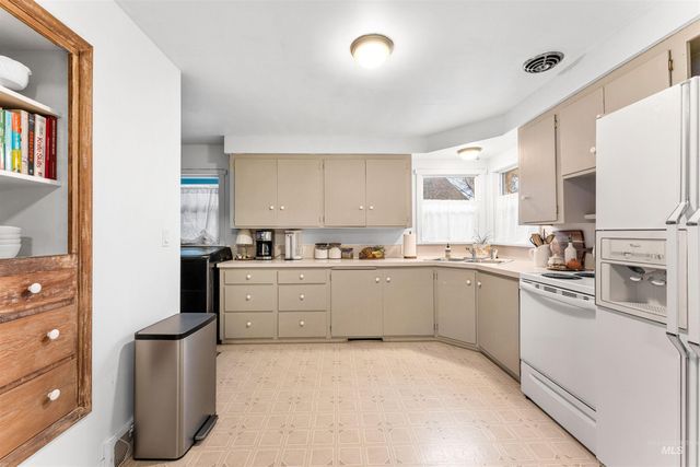 140 Blaine Ave., Nampa, ID 83651