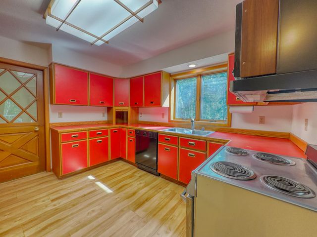 822 ESRO ROAD, Fairbanks, AK 99712