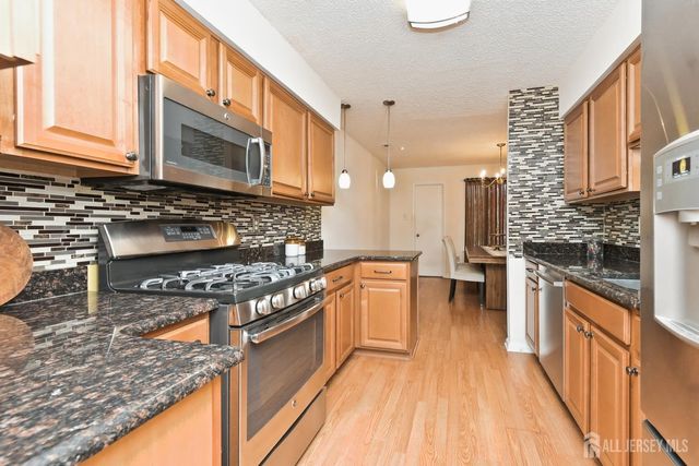 241 Hampshire Drive, Plainsboro, NJ 08536