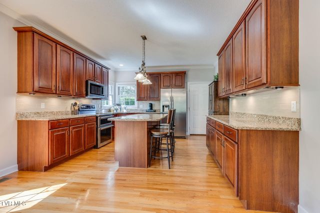 4 Sage Court, Johnson City, TN 37604