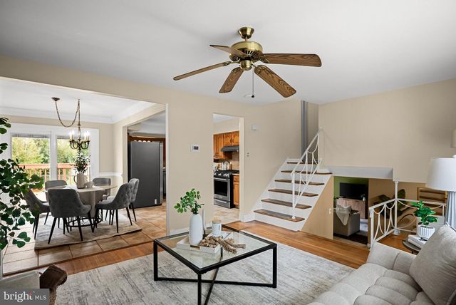 1 TOMAHAWK DR, Marlton, NJ 08053