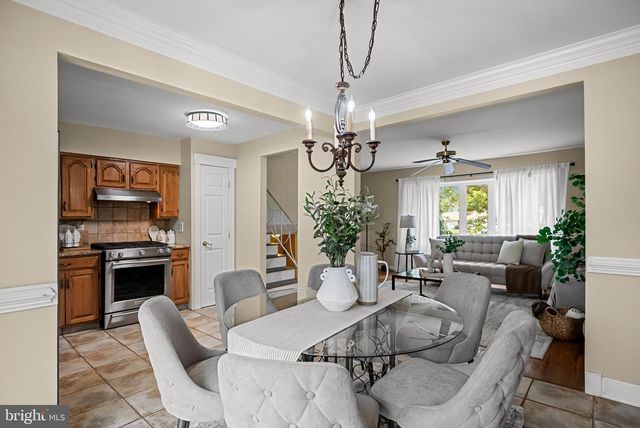 1 TOMAHAWK DR, Marlton, NJ 08053