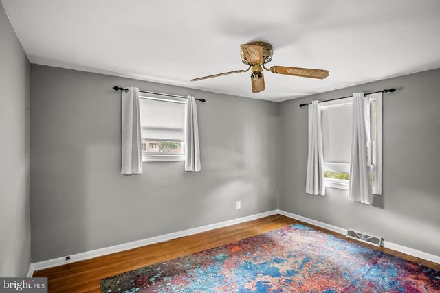 1 TOMAHAWK DR, Marlton, NJ 08053