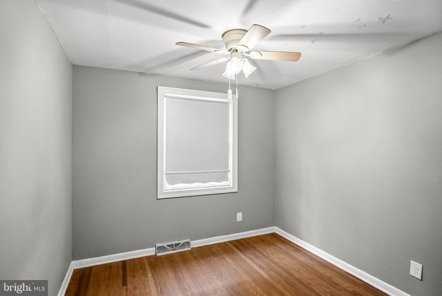 1 TOMAHAWK DR, Marlton, NJ 08053