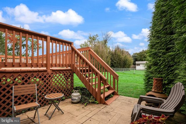 1 TOMAHAWK DR, Marlton, NJ 08053