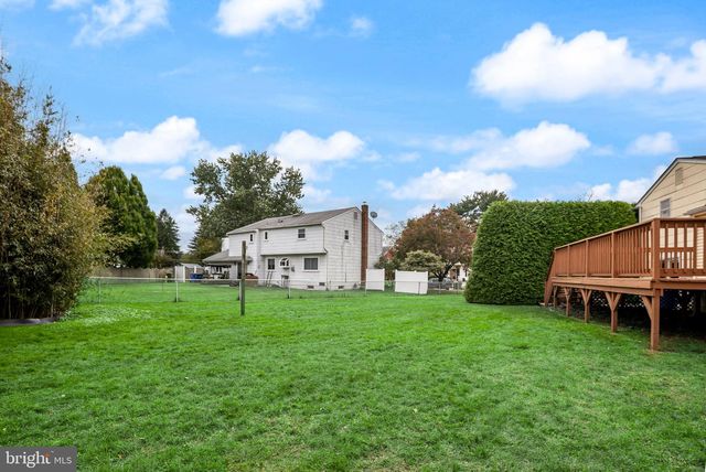 1 TOMAHAWK DR, Marlton, NJ 08053