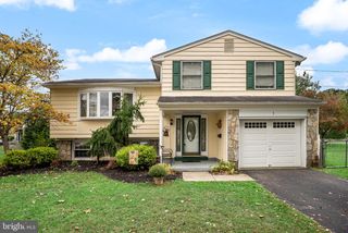 1 TOMAHAWK DR, Marlton, NJ 08053
