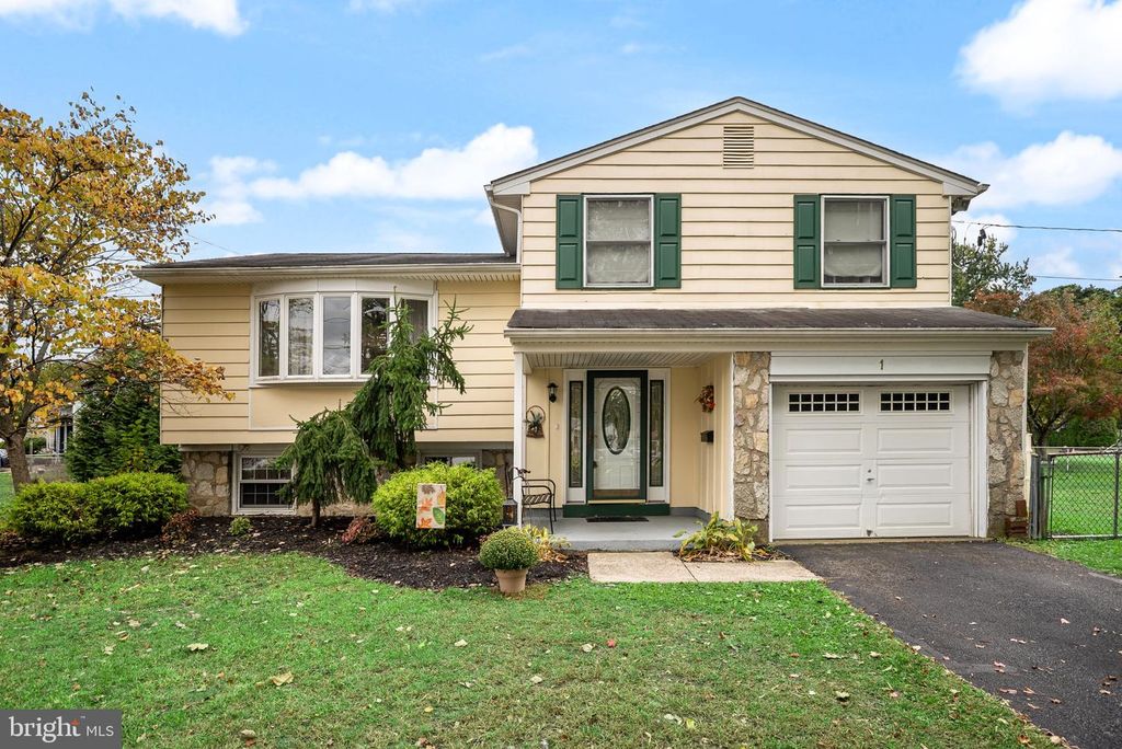 1 TOMAHAWK DR, MARLTON, NJ 08053 — exterior