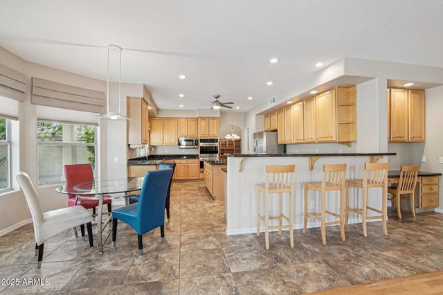 1321 E DESERT FLOWER Lane, Phoenix, AZ 85048