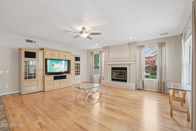 1321 E DESERT FLOWER Lane, Phoenix, AZ 85048