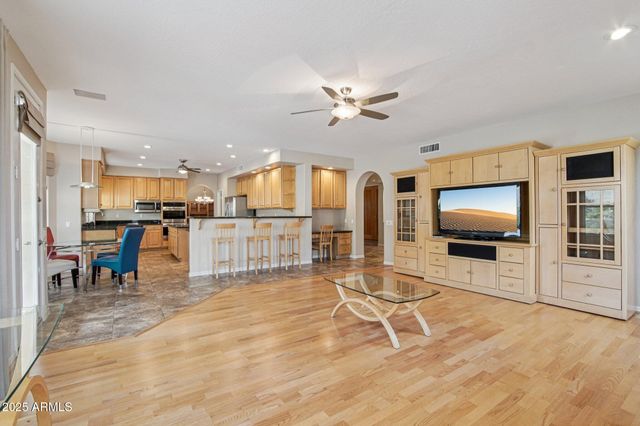 1321 E DESERT FLOWER Lane, Phoenix, AZ 85048