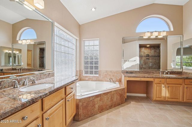 1321 E DESERT FLOWER Lane, Phoenix, AZ 85048