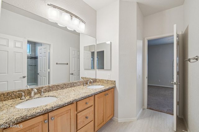 1321 E DESERT FLOWER Lane, Phoenix, AZ 85048