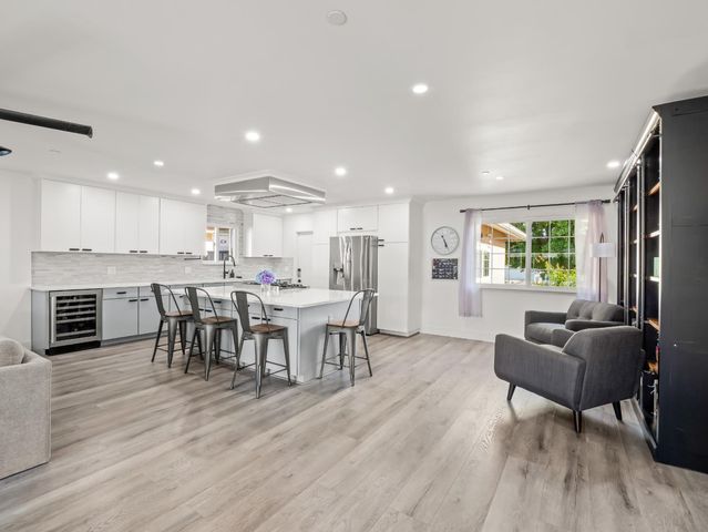3052 E Fremont Avenue E, Fresno, CA 93710