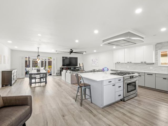 3052 E Fremont Avenue E, Fresno, CA 93710
