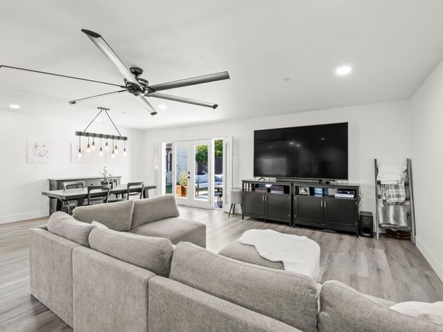 3052 E Fremont Avenue E, Fresno, CA 93710