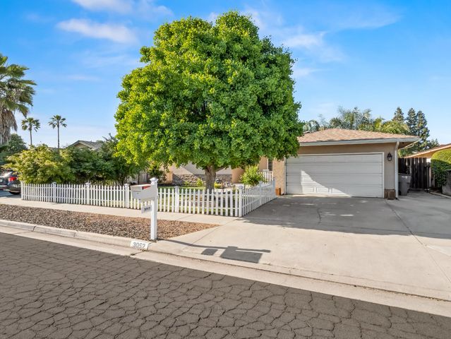3052 E Fremont Avenue E, Fresno, CA 93710