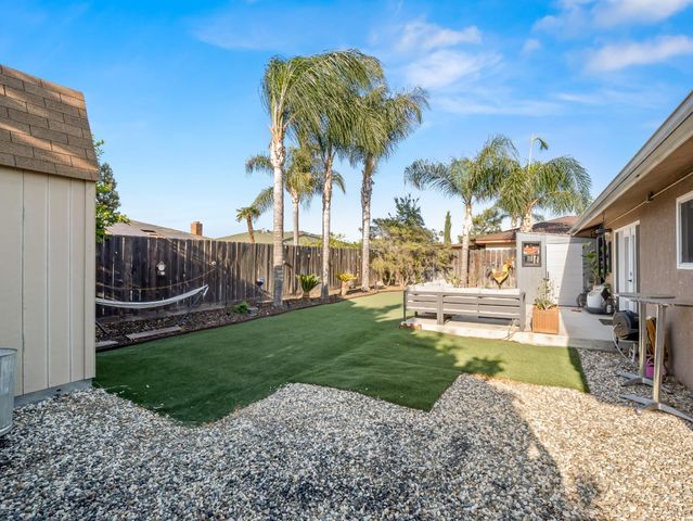 3052 E Fremont Avenue E, Fresno, CA 93710