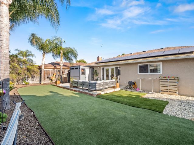 3052 E Fremont Avenue E, Fresno, CA 93710