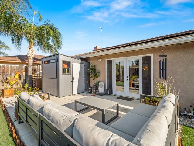 3052 E Fremont Avenue E, Fresno, CA 93710