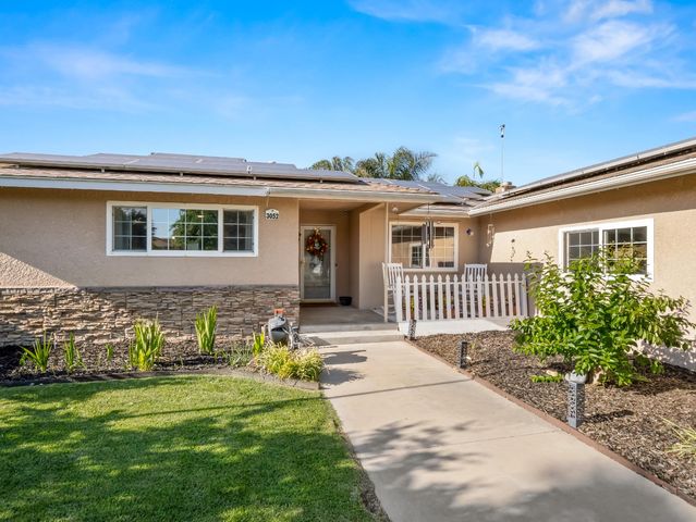 3052 E Fremont Avenue E, Fresno, CA 93710