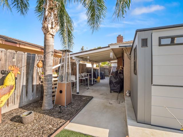 3052 E Fremont Avenue E, Fresno, CA 93710
