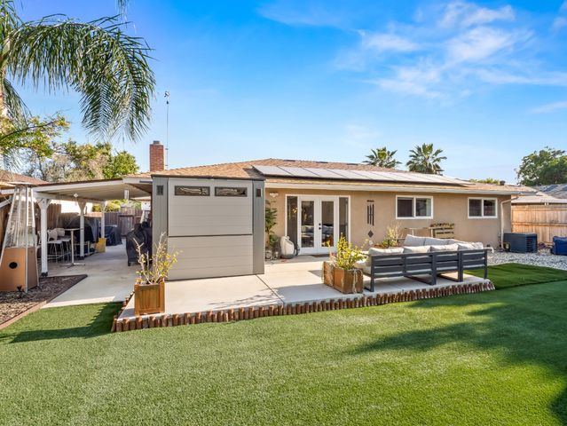 3052 E Fremont Avenue E, Fresno, CA 93710