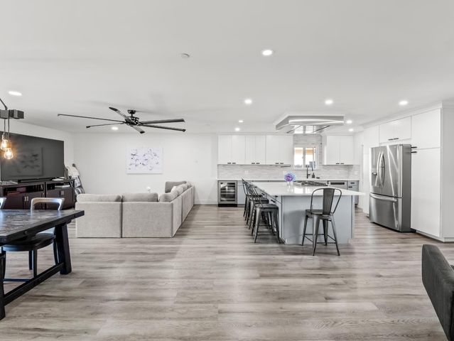 3052 E Fremont Avenue E, Fresno, CA 93710