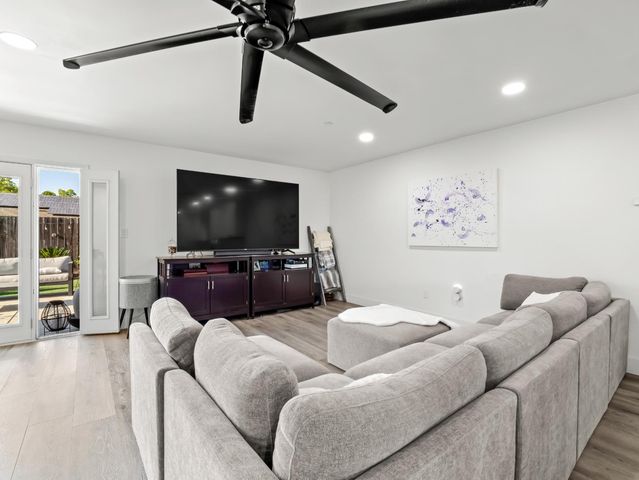 3052 E Fremont Avenue E, Fresno, CA 93710