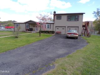 410 East 4th Avenue, Big Stone Gap, VA 24219