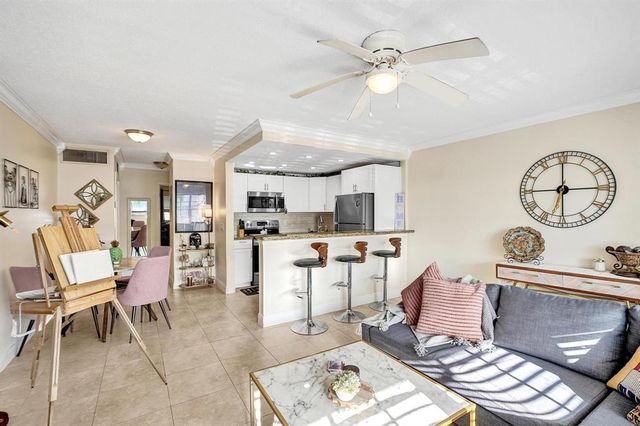 5201 NE 24th Terrace A203, Fort Lauderdale, FL 33308