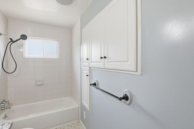 809 Eastland Drive, Villa Hills, KY 41017