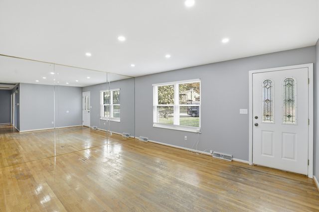 809 Eastland Drive, Villa Hills, KY 41017