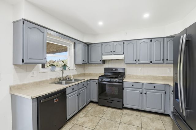 809 Eastland Drive, Villa Hills, KY 41017