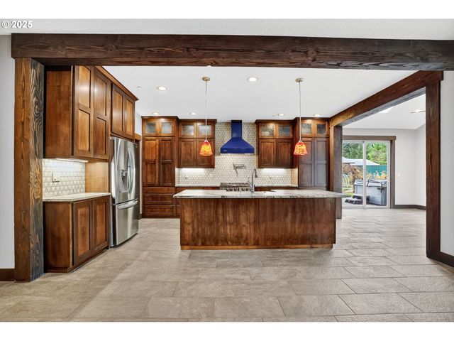 18740 S UPPER HIGHLAND Rd, Beavercreek, OR 97004