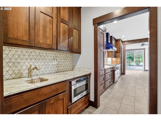 18740 S UPPER HIGHLAND Rd, Beavercreek, OR 97004