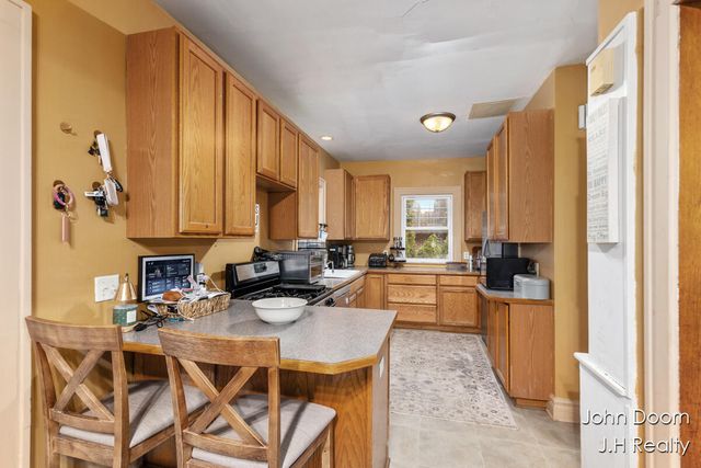 331 Aurora Street SE, Grand Rapids, MI 49507