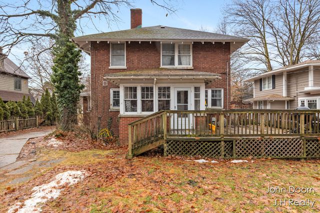 331 Aurora Street SE, Grand Rapids, MI 49507