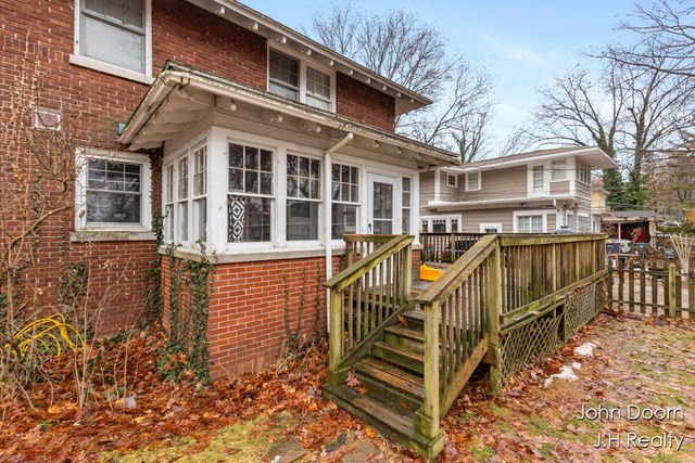 331 Aurora Street SE, Grand Rapids, MI 49507