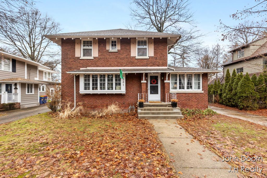331 Aurora Street SE, Grand Rapids, MI 49507