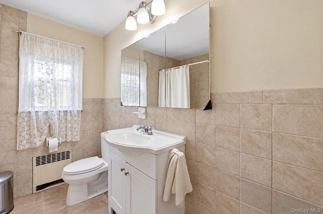 20 W 18th Street, Huntington Station, NY 11746