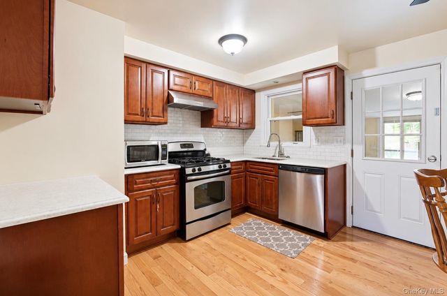 20 W 18th Street, Huntington Station, NY 11746