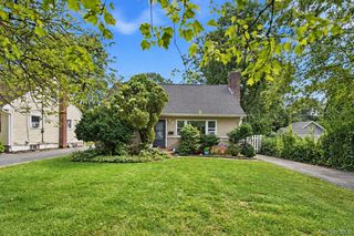 20 W 18th Street, Huntington Station, NY 11746