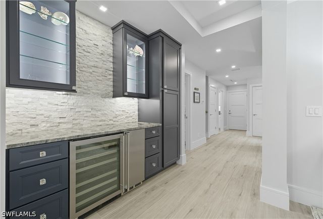 360 Carlton PL 11, Naples, FL 34108
