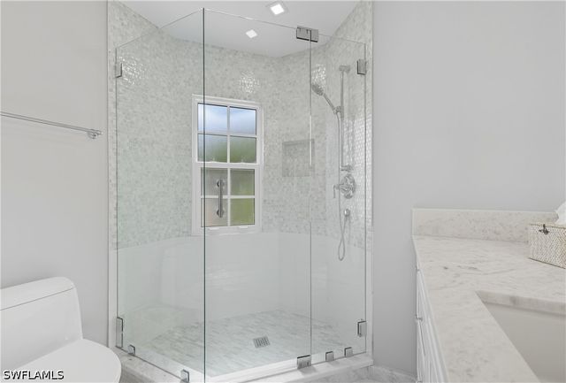 360 Carlton PL 11, Naples, FL 34108