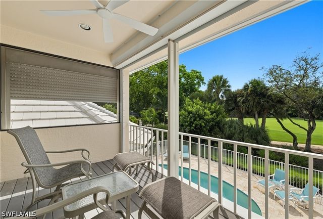 360 Carlton PL 11, Naples, FL 34108